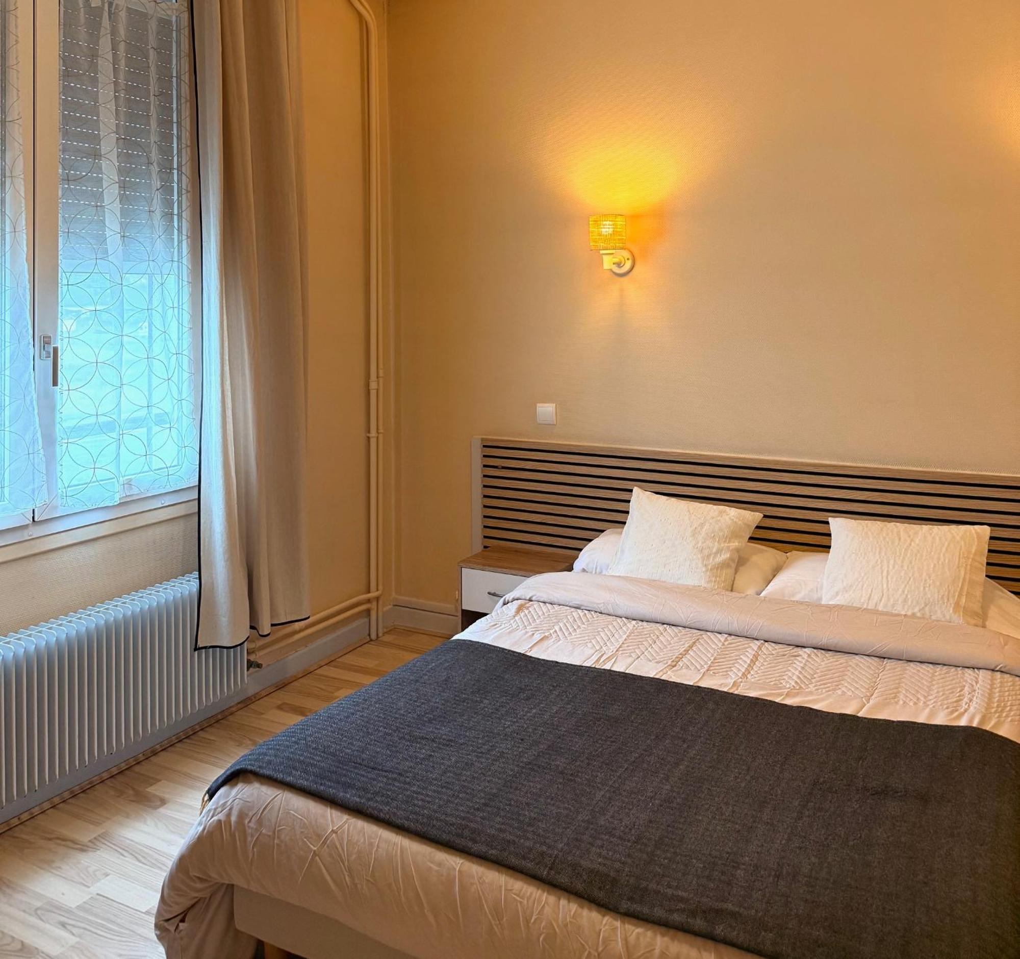 Отель Le Relais De La Route Bleue Saint-Loup  Экстерьер фото
