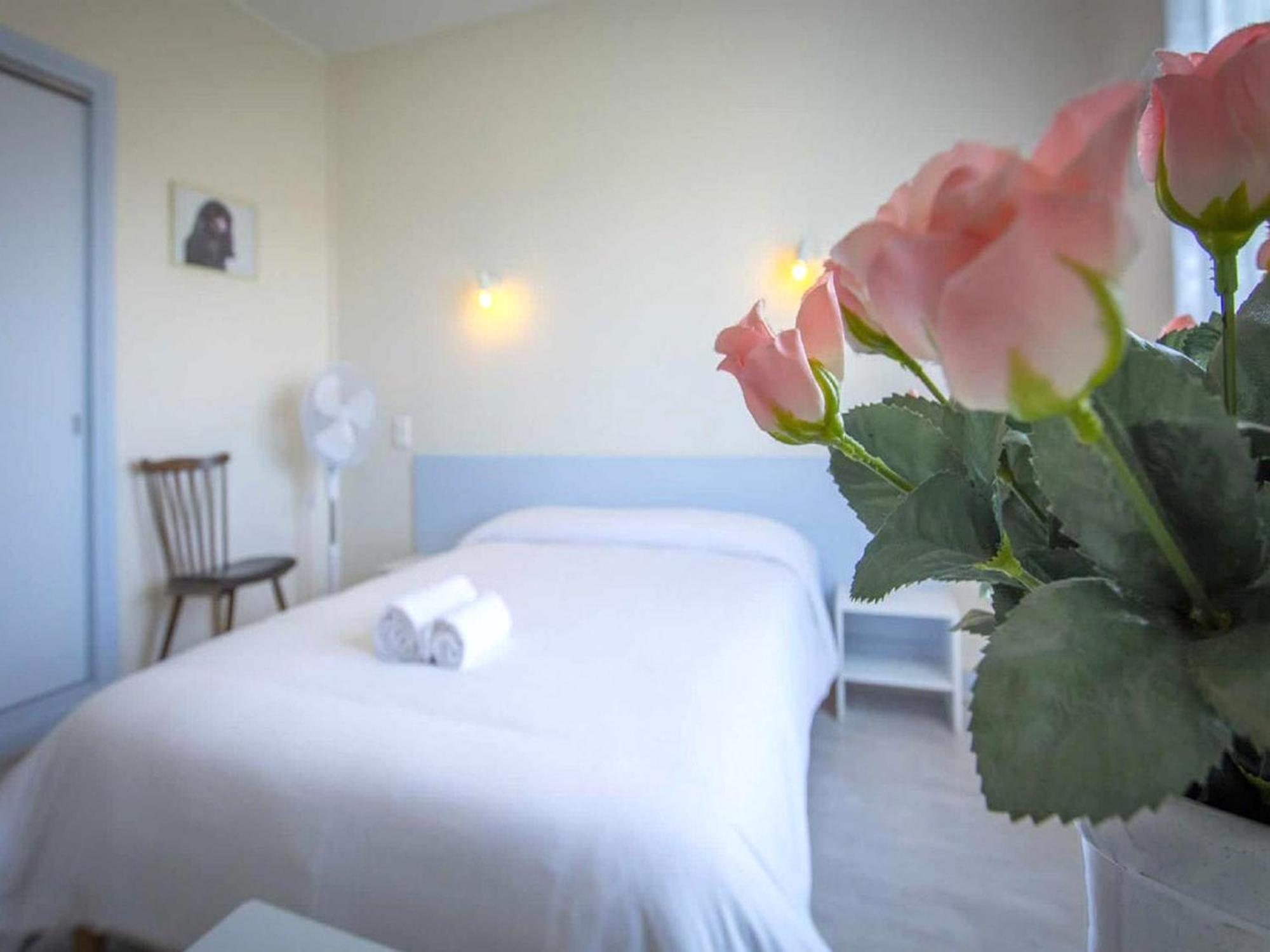 Отель Le Relais De La Route Bleue Saint-Loup  Экстерьер фото