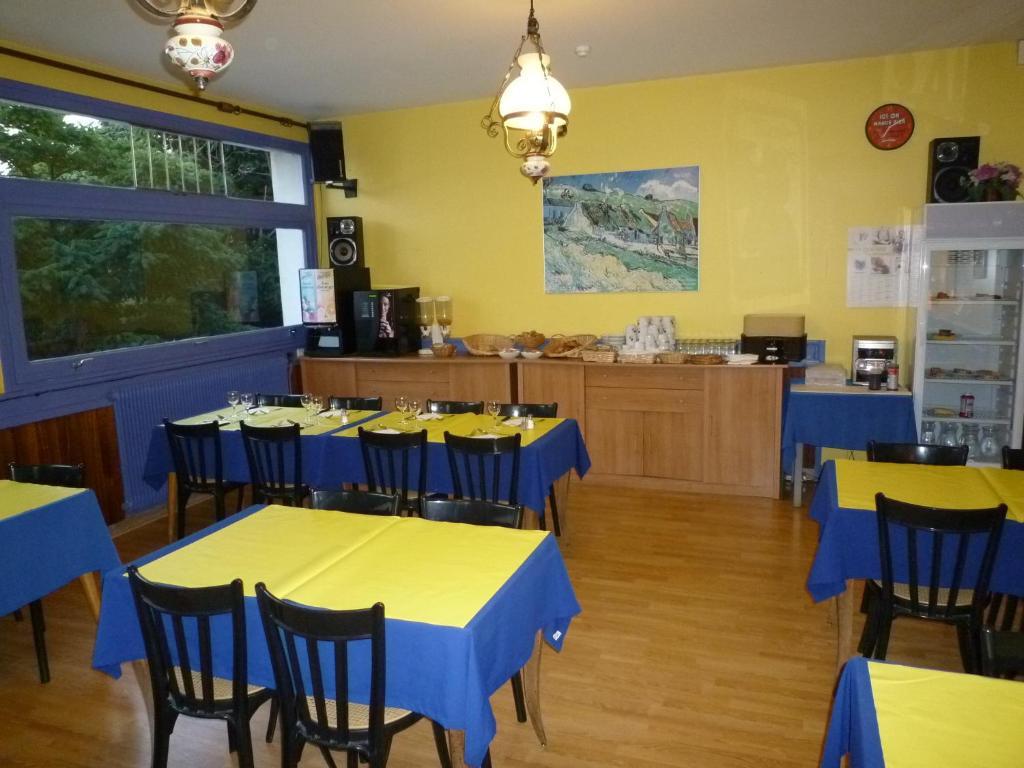 Отель Le Relais De La Route Bleue Saint-Loup  Экстерьер фото